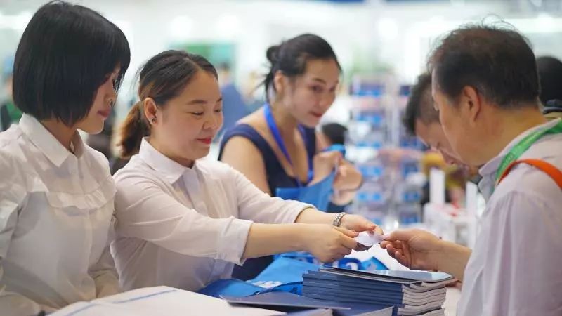 智慧應(yīng)用，賦能教學(xué)|奧威亞智慧教學(xué)解決方案驚艷普教展