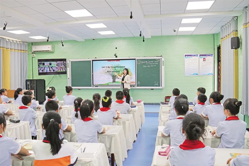 城關(guān)二小與中池小學(xué)、曾溪小學(xué)開展互動課堂.jpg