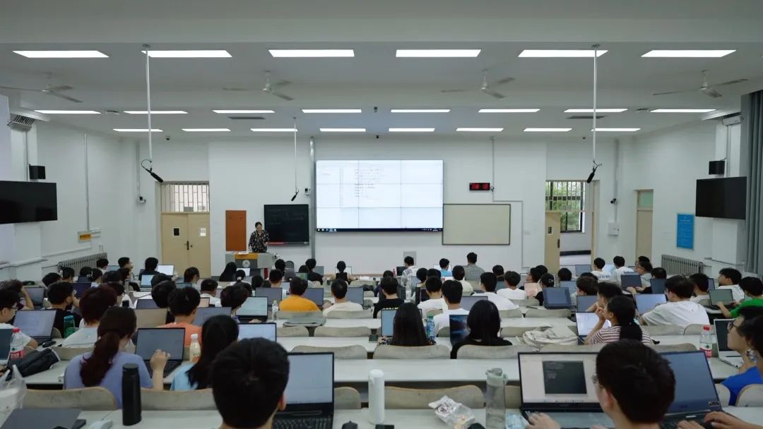智慧教室解鎖課堂新模式，山東大學(xué)引領(lǐng)教育數(shù)字化潮流